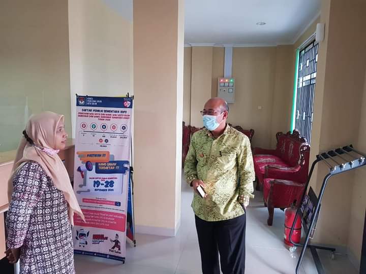 Pjs Walikota Solok Asben Hendri hanya didampingi Kasubag Umum Kantor Camat Lubuk Sikarah Millia Musliani